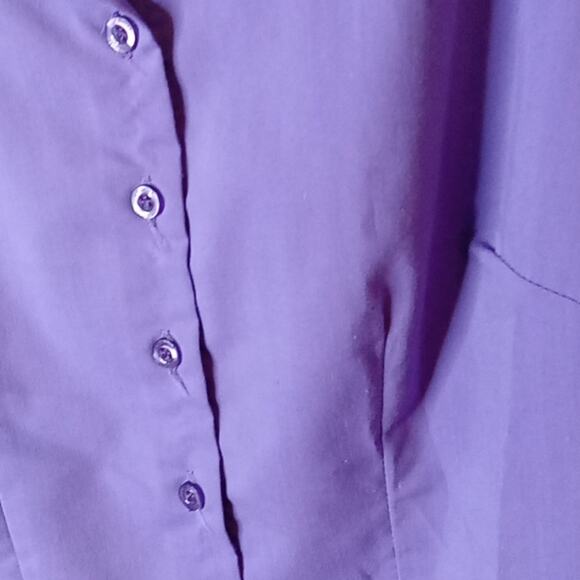 Gracie Women's Purple Collared Button down Medium blouse. Career,Office. - Picture 3 of 8